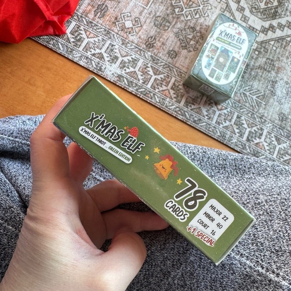 X'Mas Elf Tarot Cards - Green Edition - Picture 2 of 4